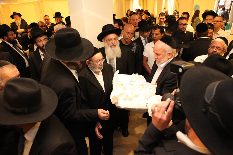 גלריה: ´האיש של דרעי´ חגג, הגר"ח היה סנדק