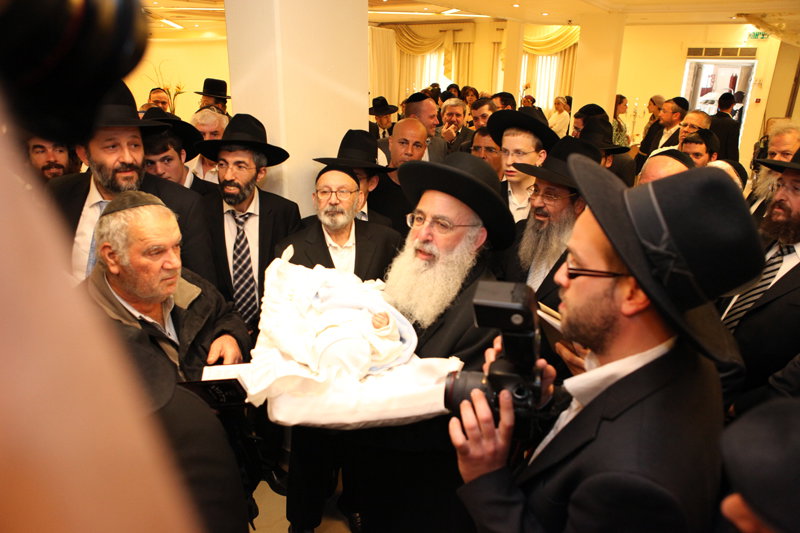 גלריה: ´האיש של דרעי´ חגג, הגר"ח היה סנדק