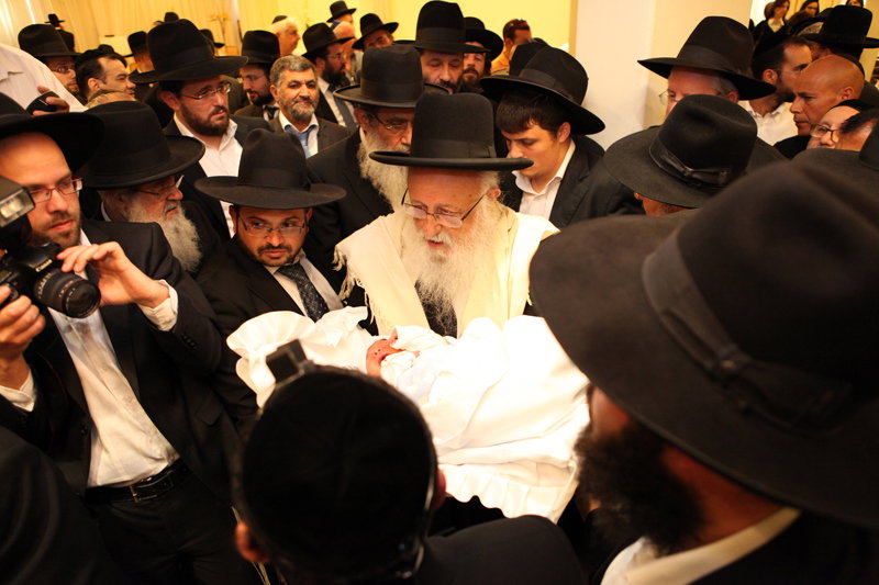 גלריה: ´האיש של דרעי´ חגג, הגר"ח היה סנדק