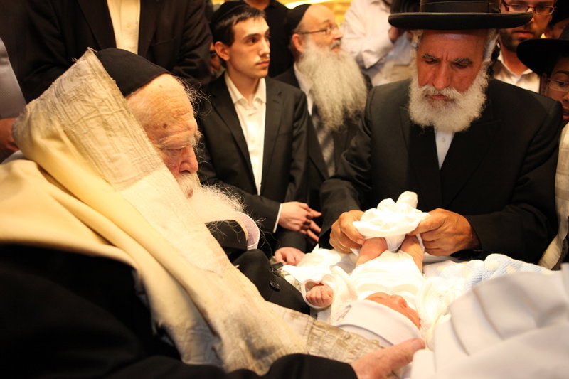 גלריה: ´האיש של דרעי´ חגג, הגר"ח היה סנדק