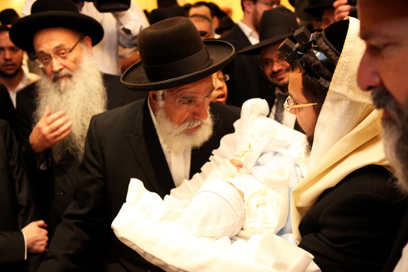 גלריה: ´האיש של דרעי´ חגג, הגר"ח היה סנדק