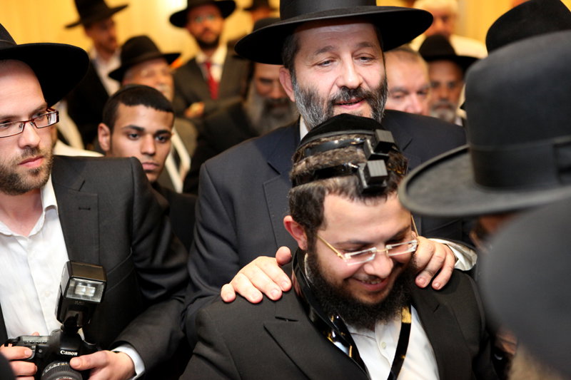 גלריה: ´האיש של דרעי´ חגג, הגר"ח היה סנדק