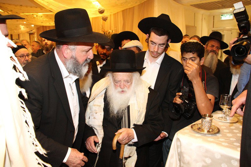 גלריה: ´האיש של דרעי´ חגג, הגר"ח היה סנדק