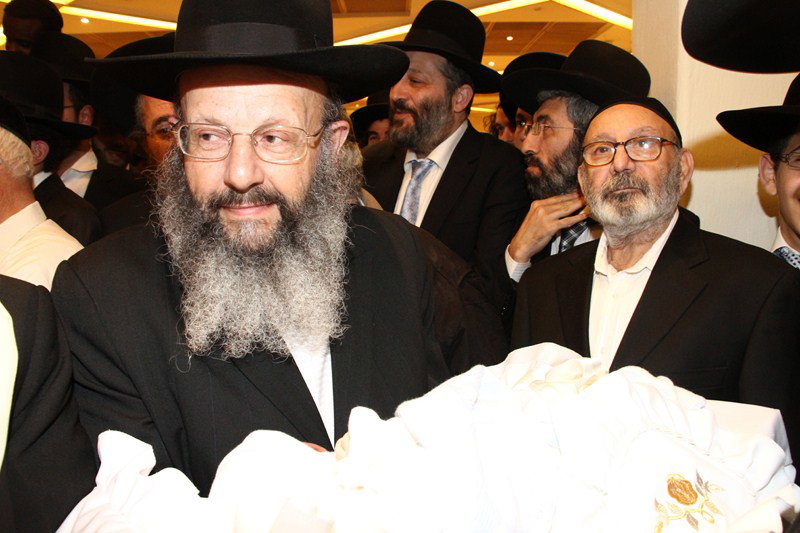 גלריה: ´האיש של דרעי´ חגג, הגר"ח היה סנדק