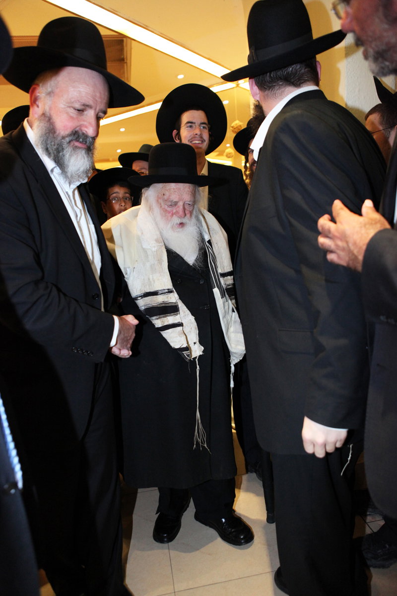 גלריה: ´האיש של דרעי´ חגג, הגר"ח היה סנדק