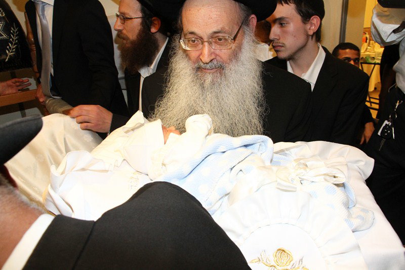גלריה: ´האיש של דרעי´ חגג, הגר"ח היה סנדק