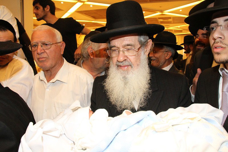 גלריה: ´האיש של דרעי´ חגג, הגר"ח היה סנדק