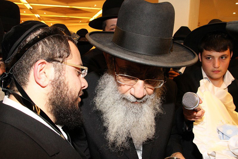 גלריה: ´האיש של דרעי´ חגג, הגר"ח היה סנדק