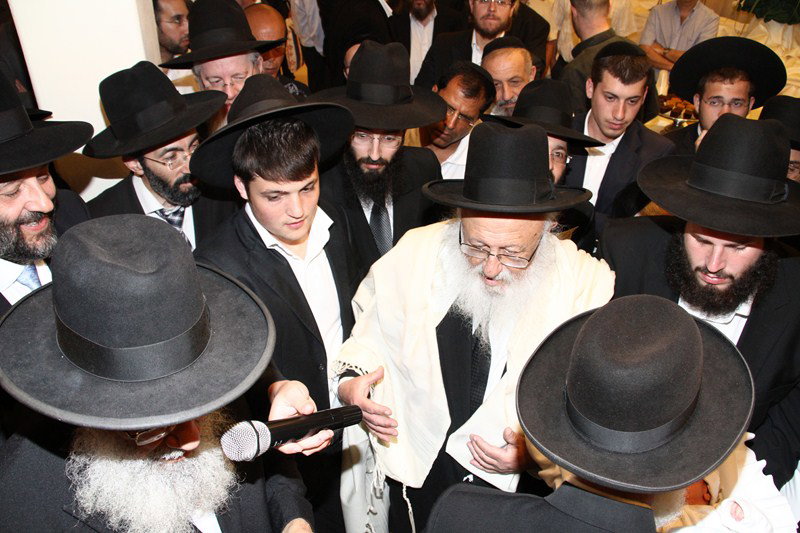 גלריה: ´האיש של דרעי´ חגג, הגר"ח היה סנדק
