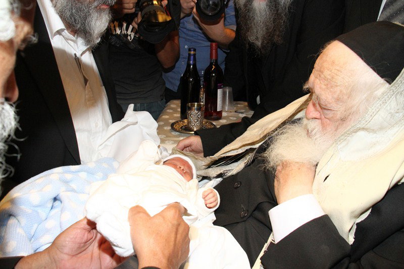 גלריה: ´האיש של דרעי´ חגג, הגר"ח היה סנדק