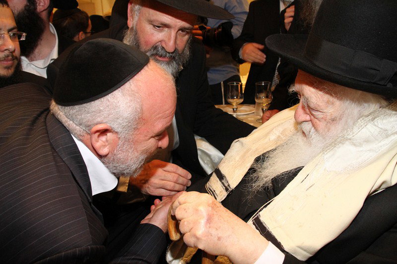 גלריה: ´האיש של דרעי´ חגג, הגר"ח היה סנדק