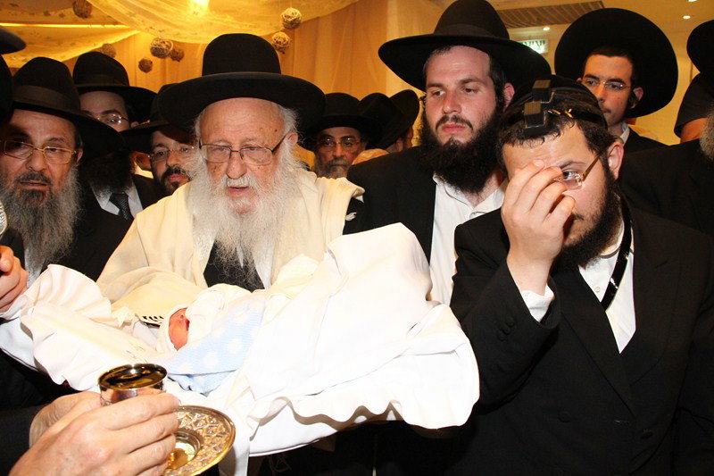 גלריה: ´האיש של דרעי´ חגג, הגר"ח היה סנדק