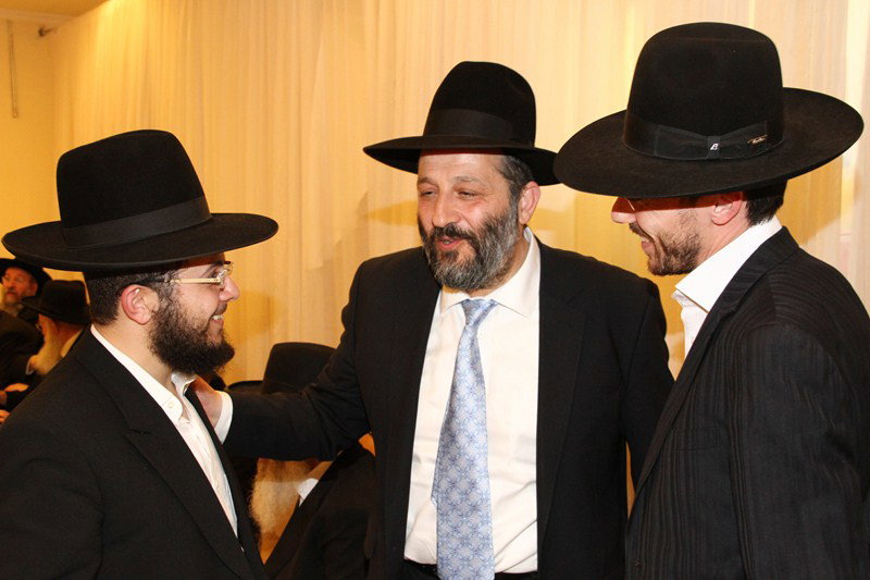 גלריה: ´האיש של דרעי´ חגג, הגר"ח היה סנדק
