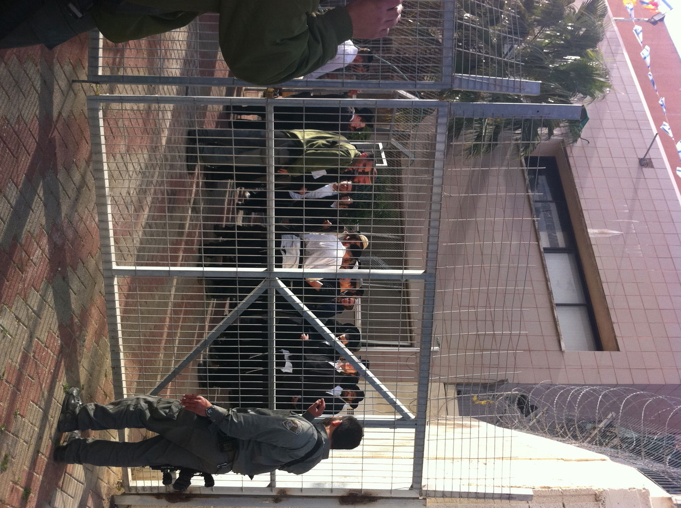 ההסתננות לקבר יוסף: "ערבים תקפו אותנו באבנים ובלוקים"