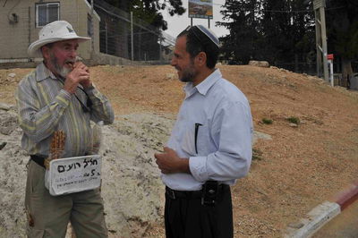 שלושה שבועות לל"ג בעומר: צפו בהכנות במירון