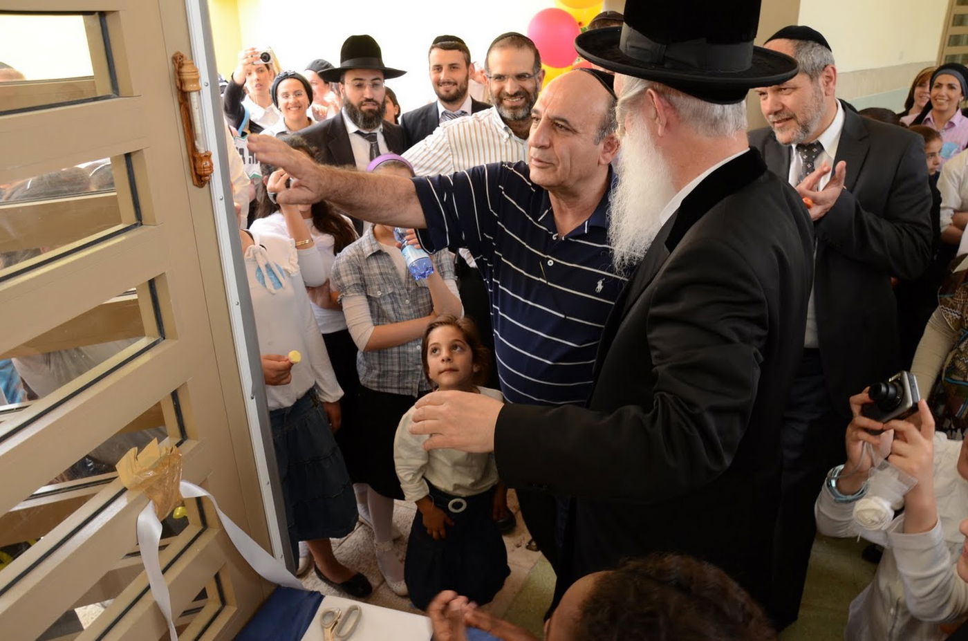 מריחים בחירות: שאול מופז עם רבה של מגדל העמק, הרב יצחק-דוד גרוסמן