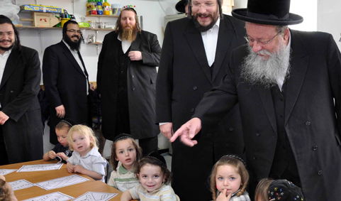 סגן שר החינוך בביתר-עילית: "אתם דוגמא להתנהלות מערכת חינוכית"