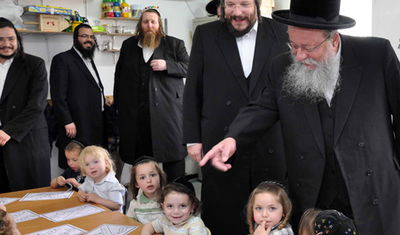 סגן שר החינוך בביתר-עילית: "אתם דוגמא להתנהלות מערכת חינוכית"