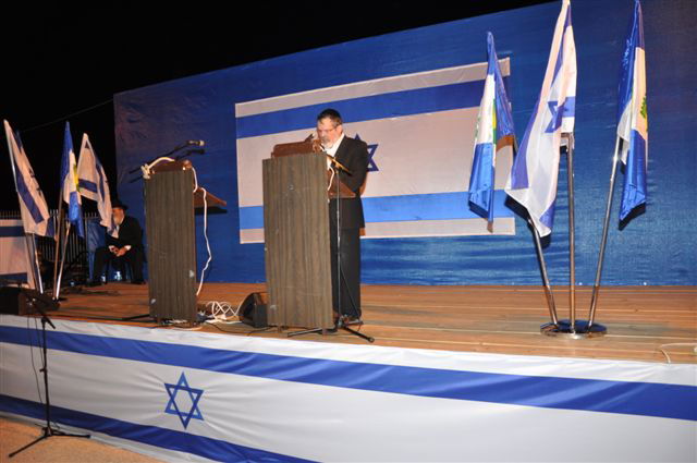 בני-ברק התייחדה עם הנופלים בעצרת זיכרון רבת משתתפים