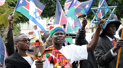 בעיצומה של השבת: חגיגה סודנית בלב העיר בני-ברק