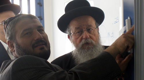 דעה: ומי ידאג לבת של השכן?