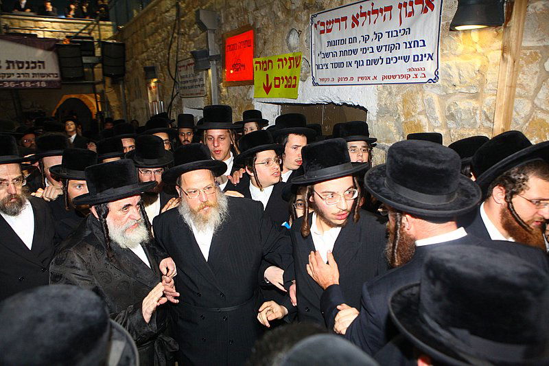 בגלל בעיות צניעות: בויז'ניץ הקדימו למירון