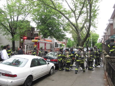 תיעוד: בית מדרש בבורו פארק עלה באש