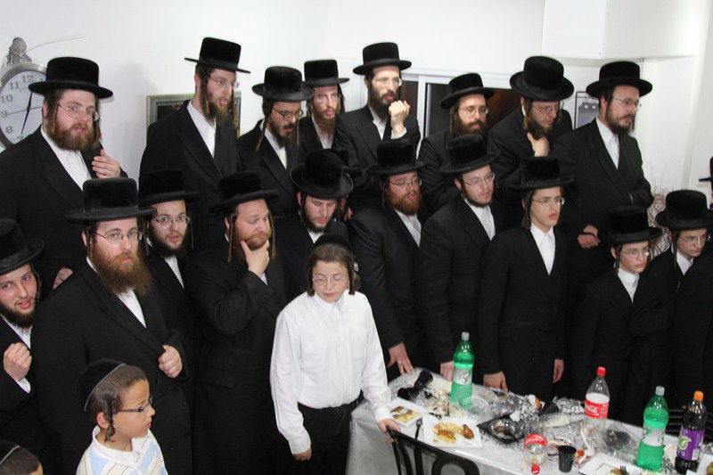 תיעוד: בן האדמו"ר הפתיע את הנגיד