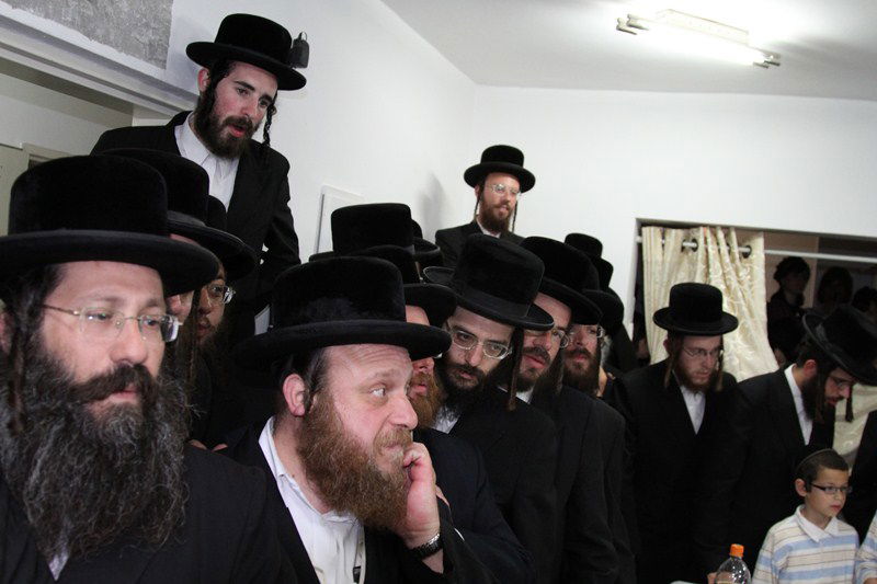 תיעוד: בן האדמו"ר הפתיע את הנגיד