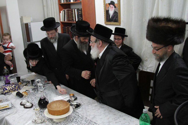 תיעוד: בן האדמו"ר הפתיע את הנגיד