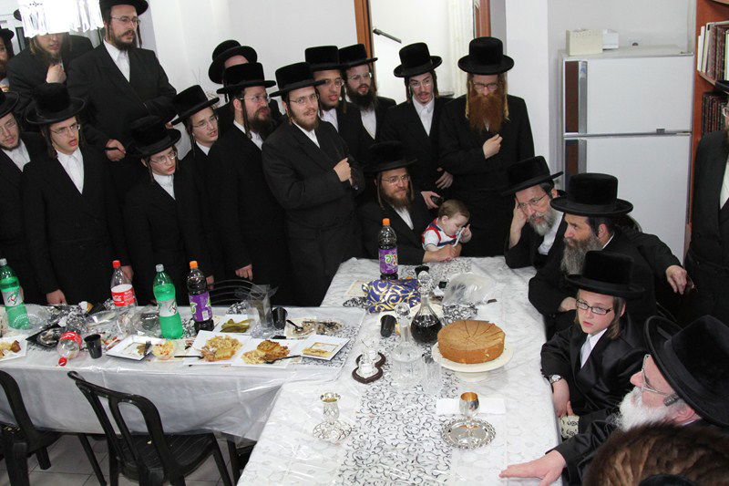 תיעוד: בן האדמו"ר הפתיע את הנגיד