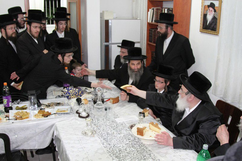 תיעוד: בן האדמו"ר הפתיע את הנגיד