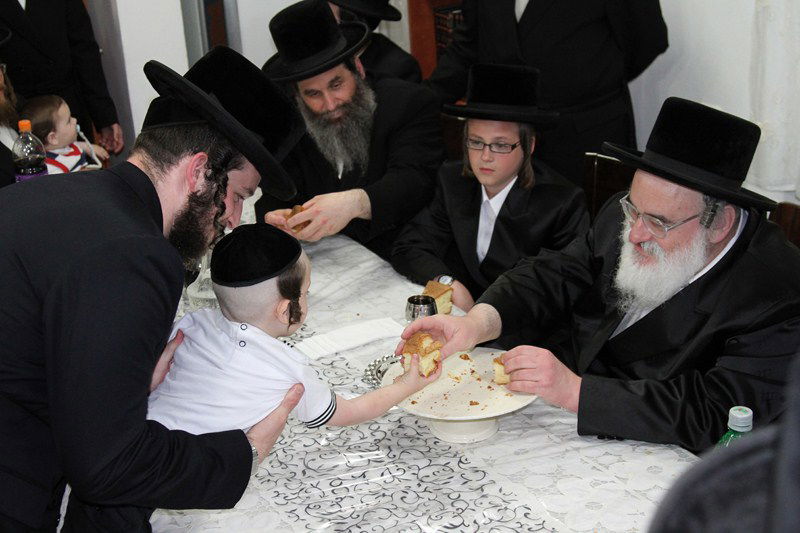 תיעוד: בן האדמו"ר הפתיע את הנגיד