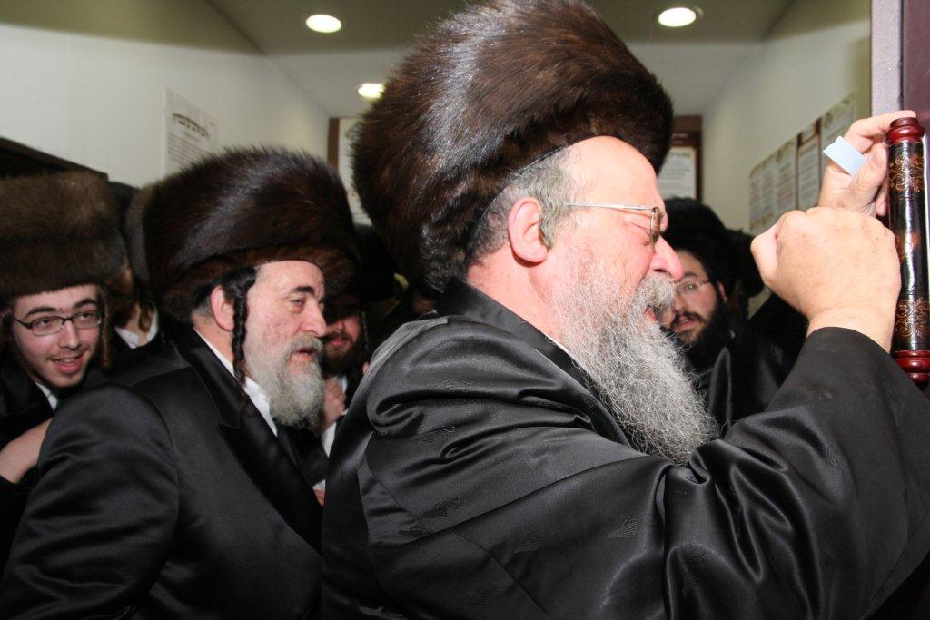 מוזס ורבי ישראל הגר בערב שבת