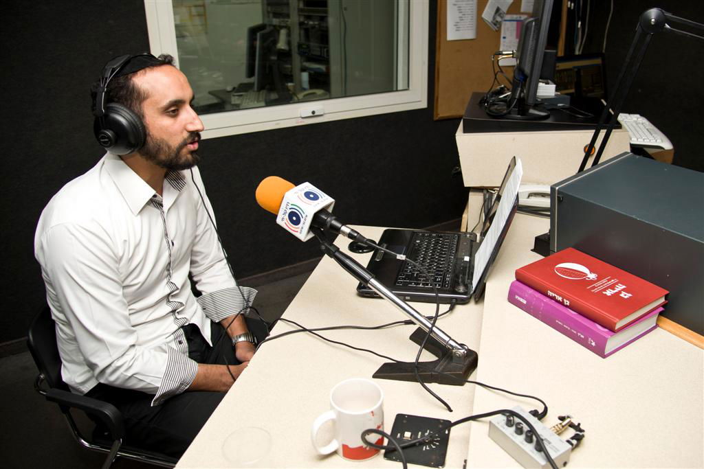 האחים אשואל הרימו את האולפן