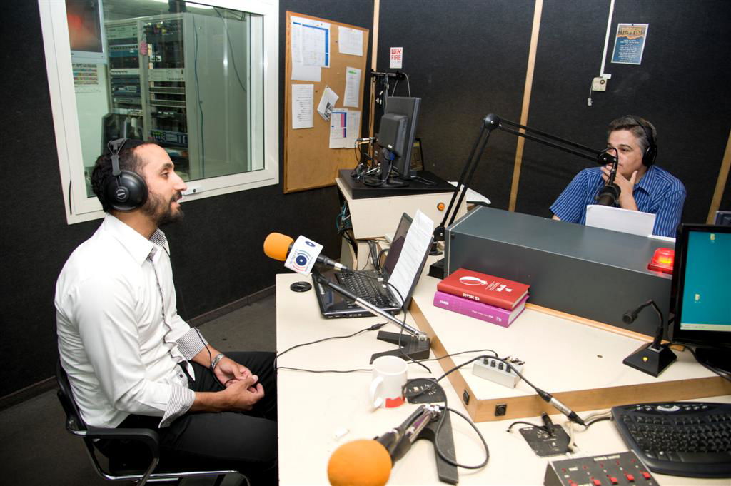 האחים אשואל הרימו את האולפן