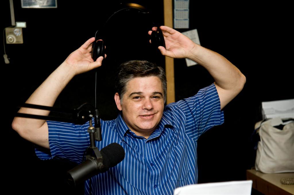 האחים אשואל הרימו את האולפן