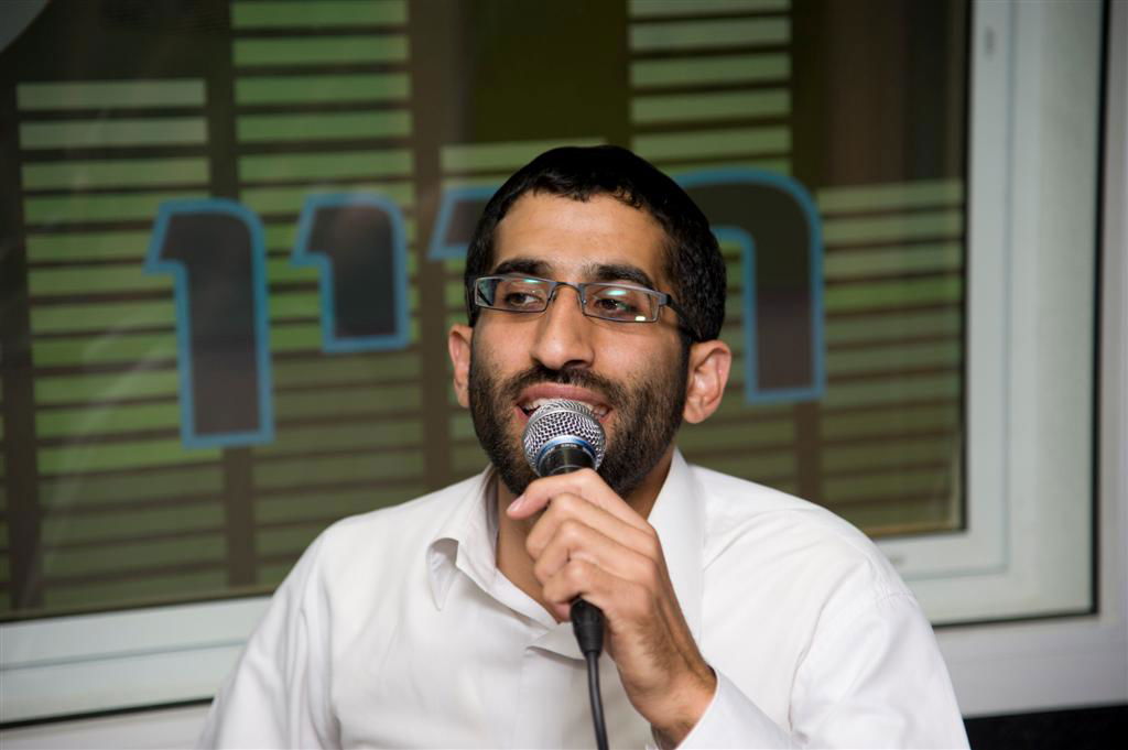 האחים אשואל הרימו את האולפן