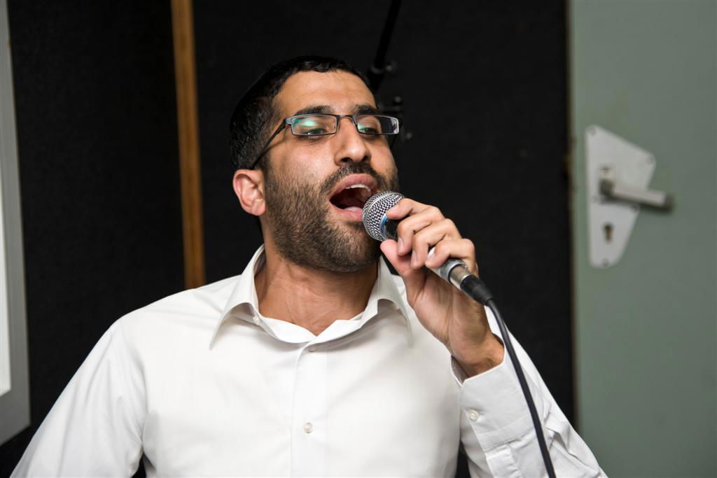 האחים אשואל הרימו את האולפן