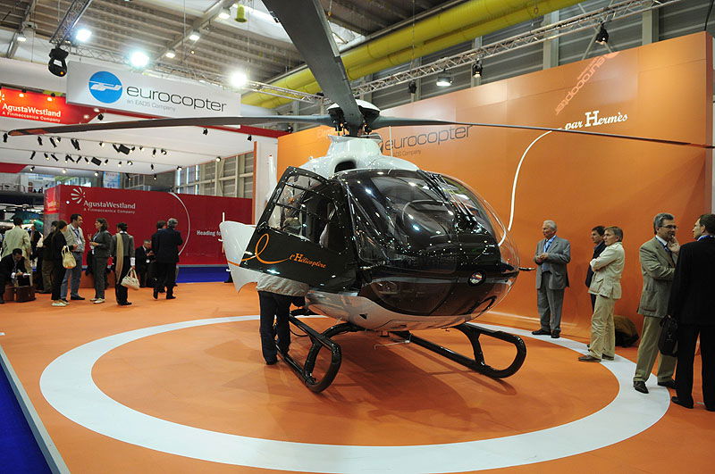 גלריית ענק: הצצה לתערוכת המטוסים הבינלאומית