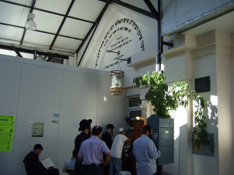 אלפים באומן: גלריה מערב חג-השבועות