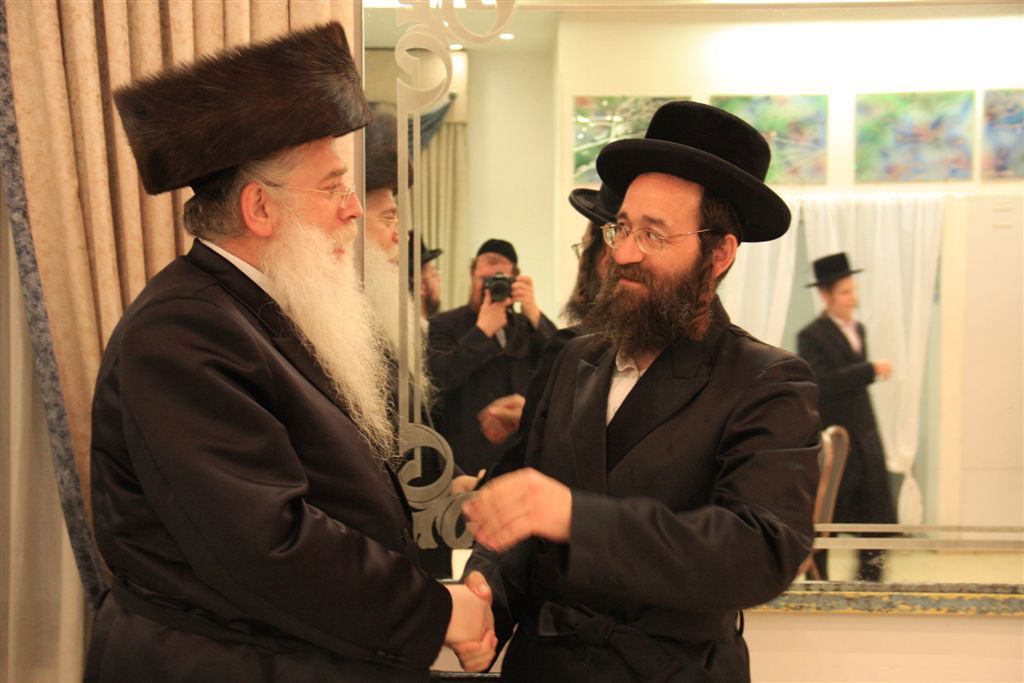 צפו בגלריה: שמחת אירוסי בנו של פרוש