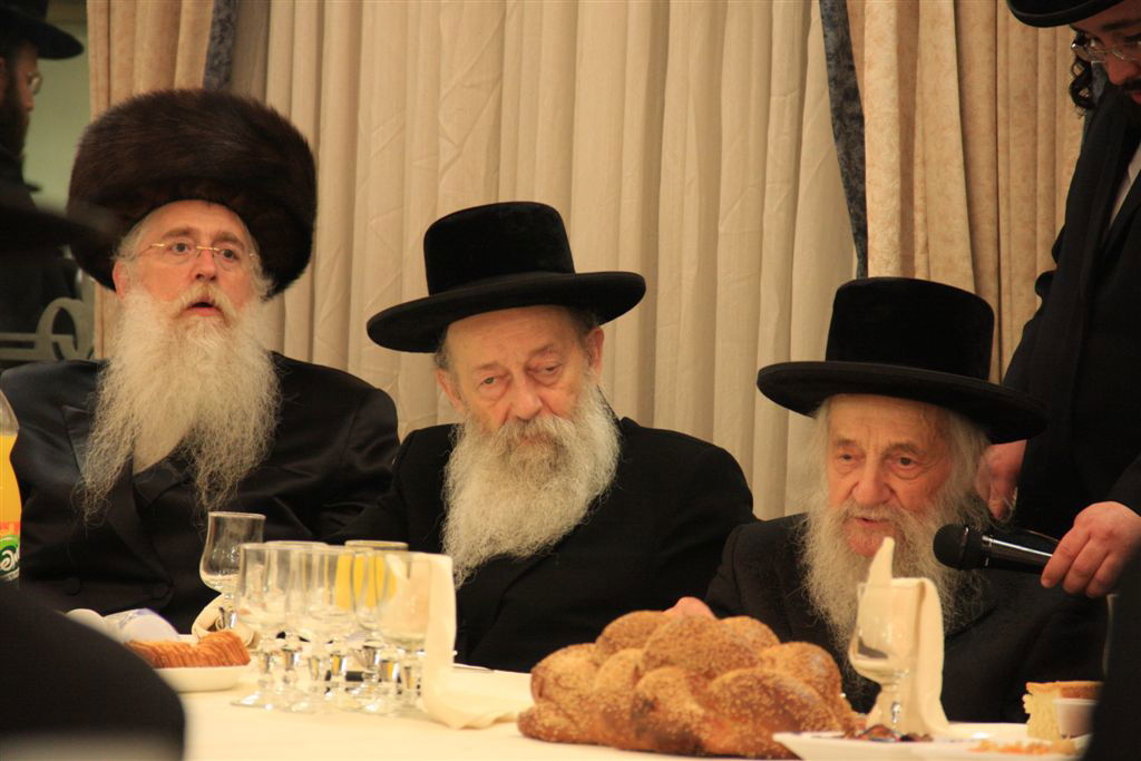 צפו בגלריה: שמחת אירוסי בנו של פרוש