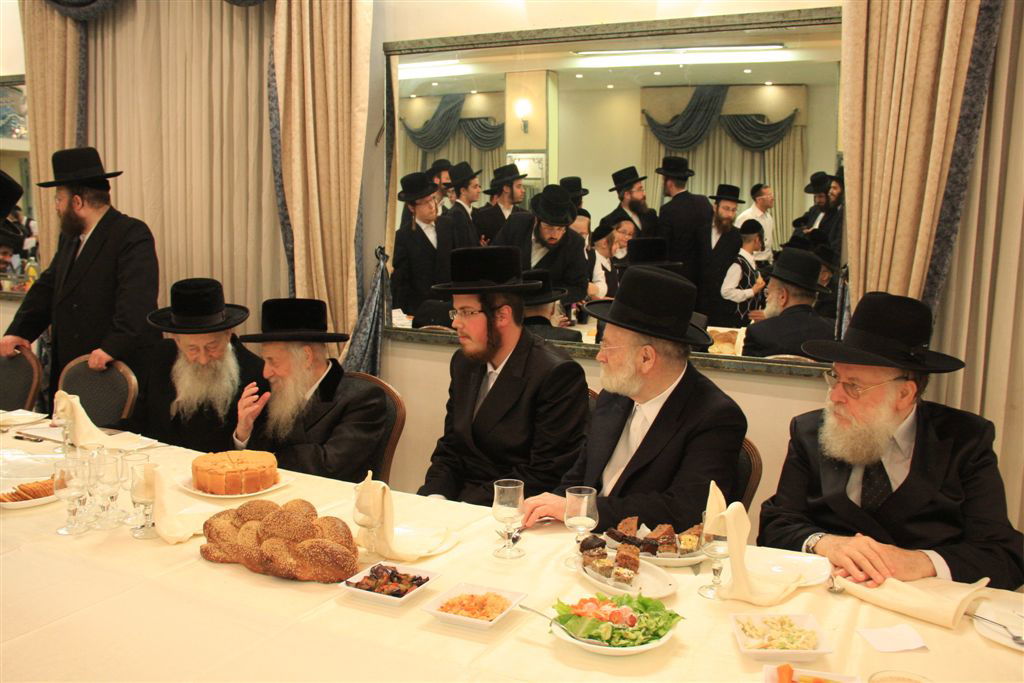 צפו בגלריה: שמחת אירוסי בנו של פרוש