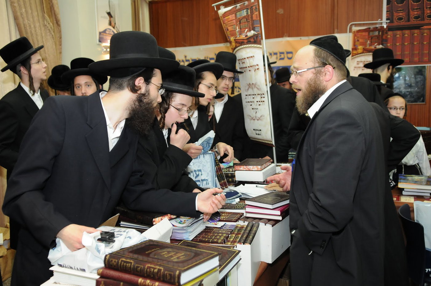 צפו בגלריה: שבוע הספר של "המבשר"