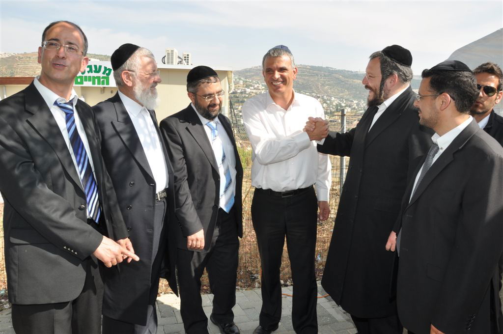 שר התקשורת, משה כחלון ביקר בביתר עלית