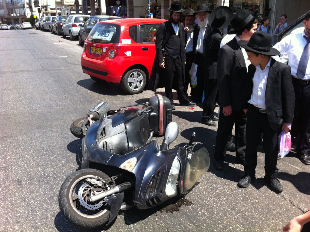תאונת אופנוע בבני-ברק; פצוע קל