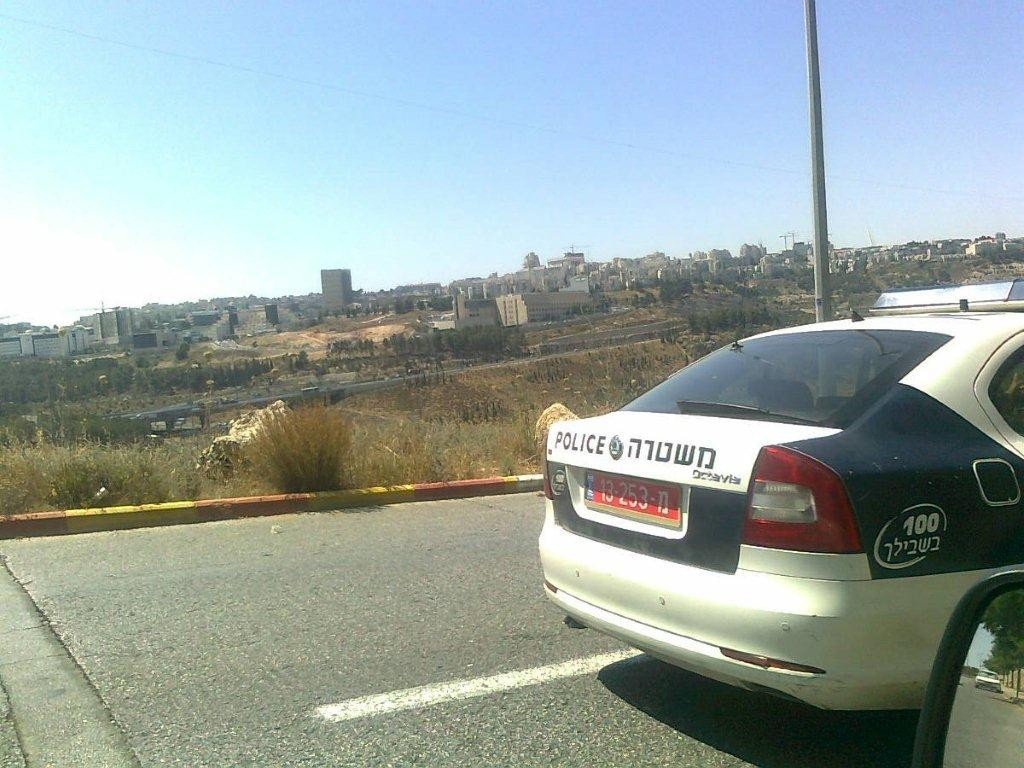 ירושלים: אברך חרדי נפצע קשה כשהחליק עם אופנועו