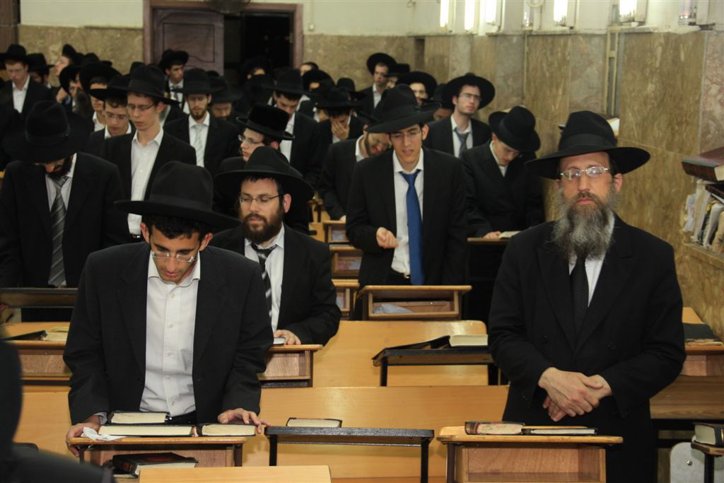 תפילה וזעקה: העצרת בישיבת פוניבז´