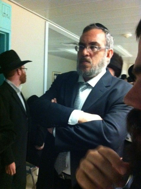 סמוך לחדר הגרמ"י לפקוביץ´: התפילות, החרדות והתקוות